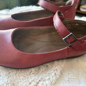 Earth brand Red Mary Jane